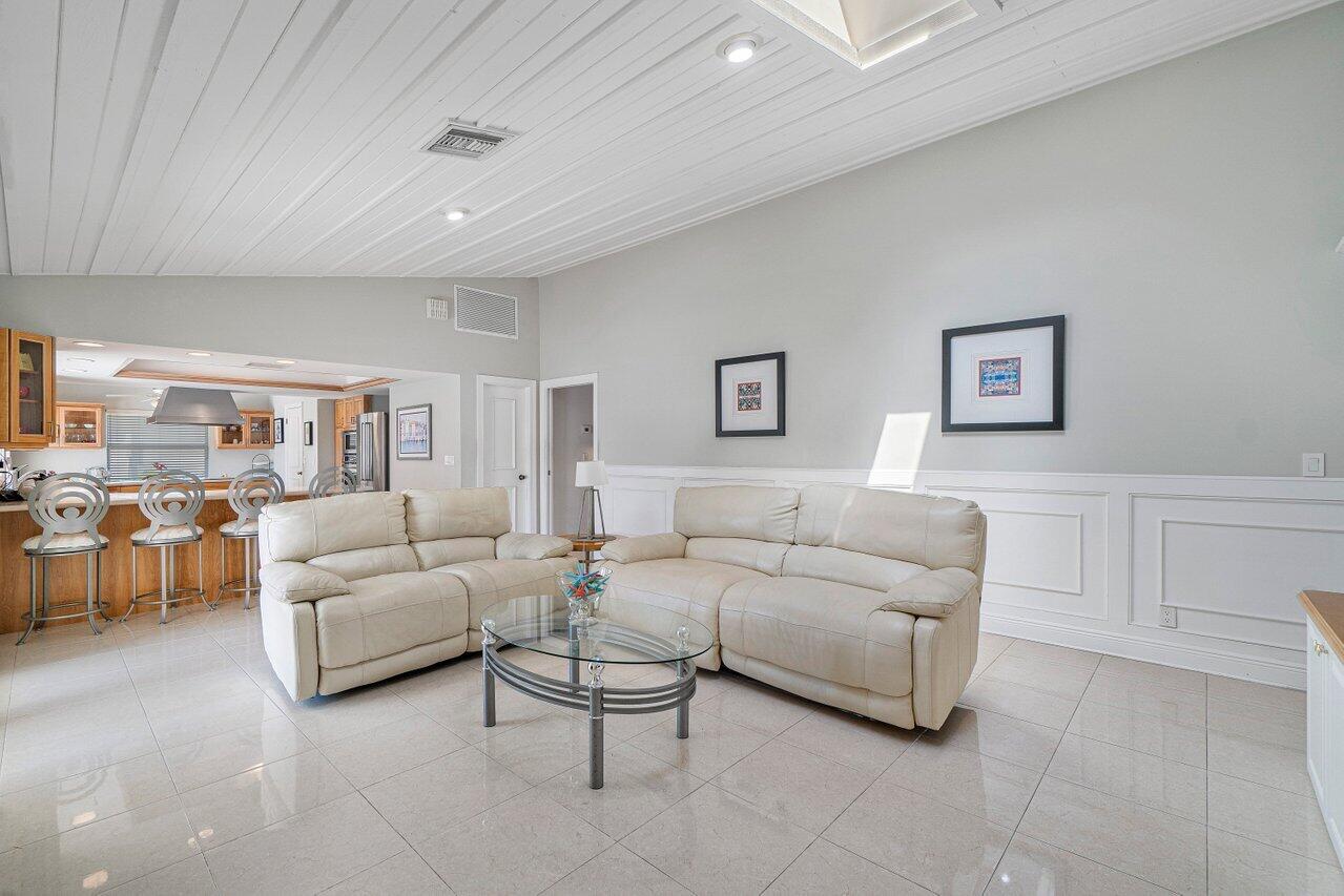 1514 Southwest 6th Terrace Boca Raton, FL 33486 - Photo 16 of 32 FAMILY ROOM