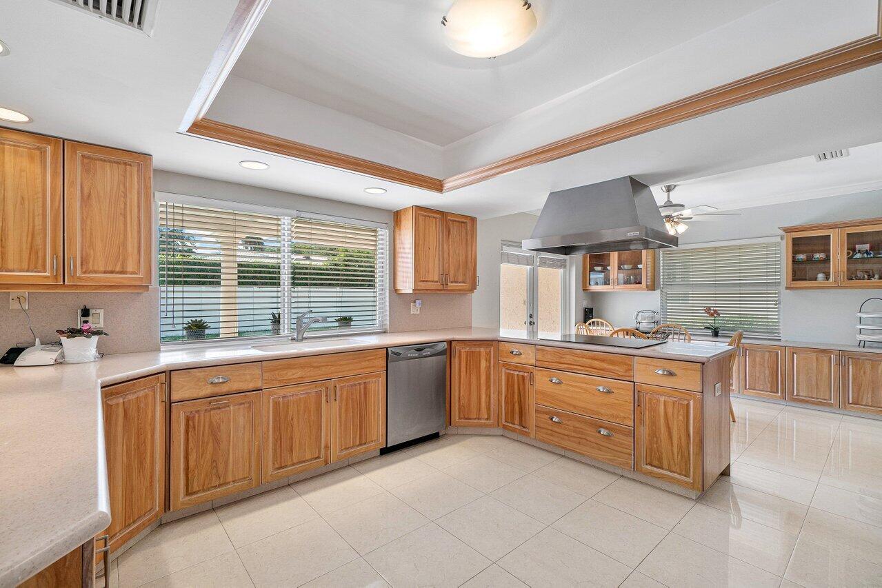 1514 Southwest 6th Terrace Boca Raton, FL 33486 - Photo 10 of 32 KITCHEN 2