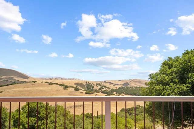 $1,898,000 | 31420 VÃa La Naranga, Carmel Valley, CA 93924