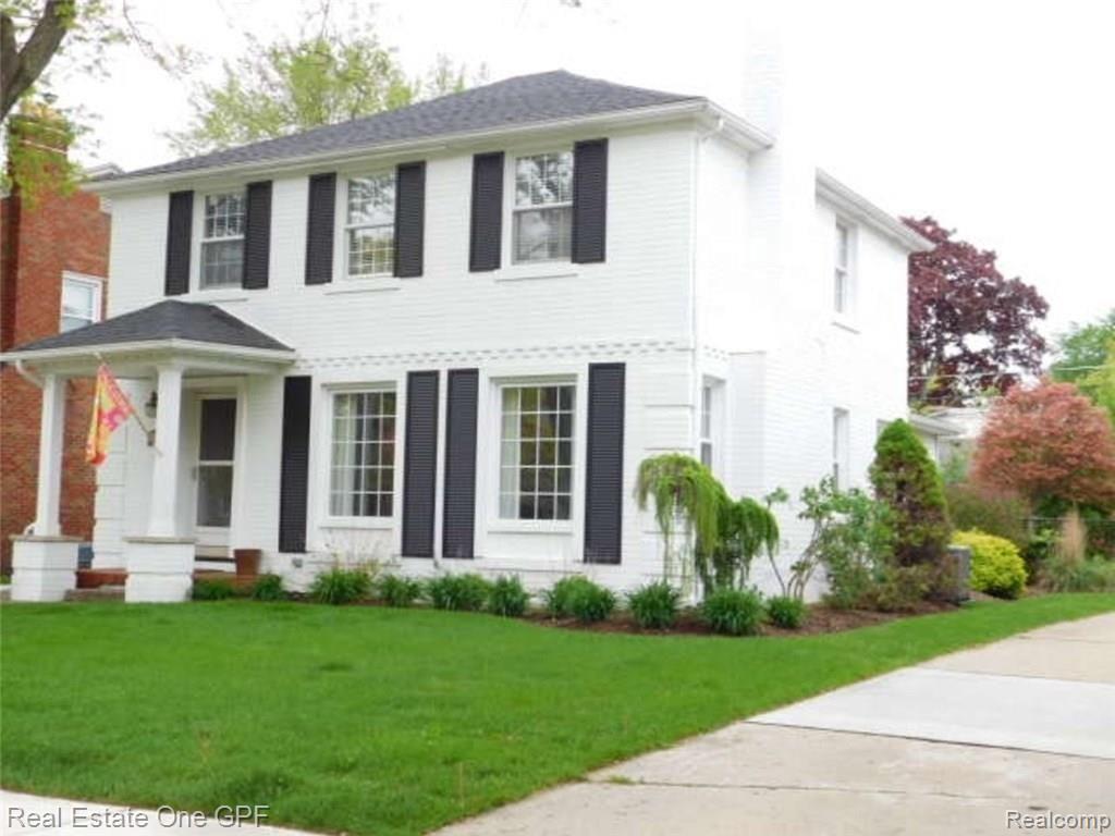 20057 Holiday Road Grosse Pointe, MI 48236 - Photo 2 of 32 2 DSCN1764.jpg