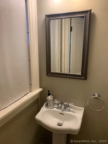 $409,000 | 85 Henry Street, Manchester, CT 06042