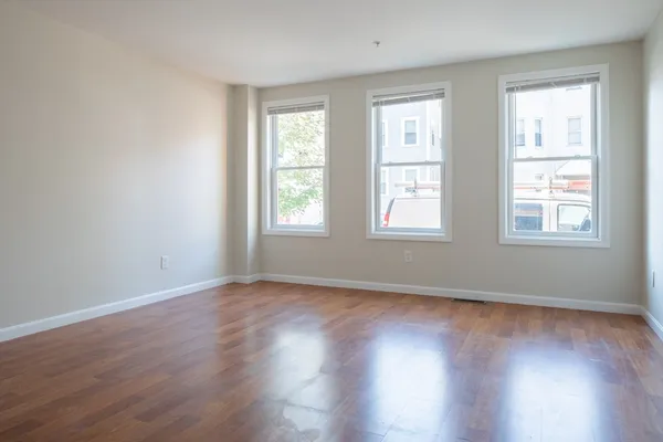 $3,200 | 45 Chelsea Street, Unit 2, Boston, MA 02128