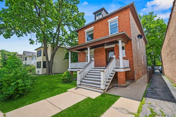 $2,495 | 319 Chicago Avenue, Unit 2, Oak Park, IL 60302
