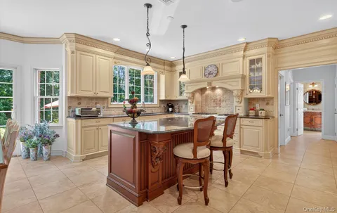 $2,999,999 | 70 Keri Way, Woodbury, NY 11797