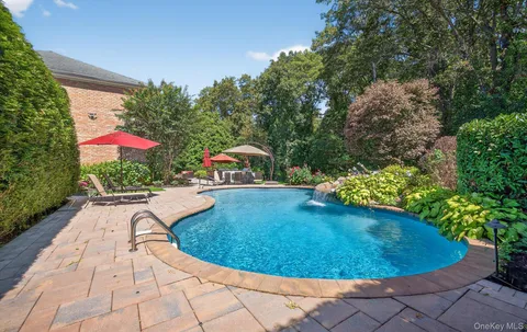 $2,999,999 | 70 Keri Way, Woodbury, NY 11797