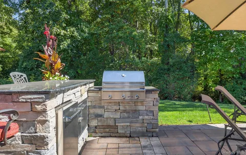 $2,999,999 | 70 Keri Way, Woodbury, NY 11797