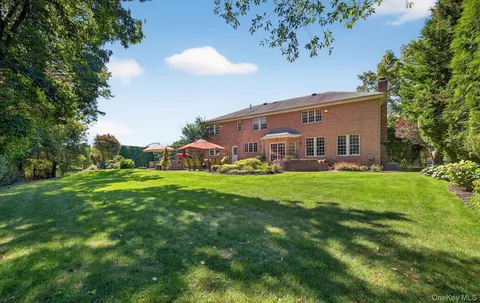 $2,999,999 | 70 Keri Way, Woodbury, NY 11797