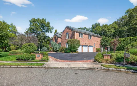 $2,999,999 | 70 Keri Way, Woodbury, NY 11797