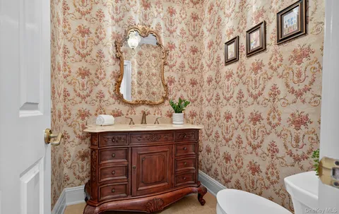 $2,999,999 | 70 Keri Way, Woodbury, NY 11797