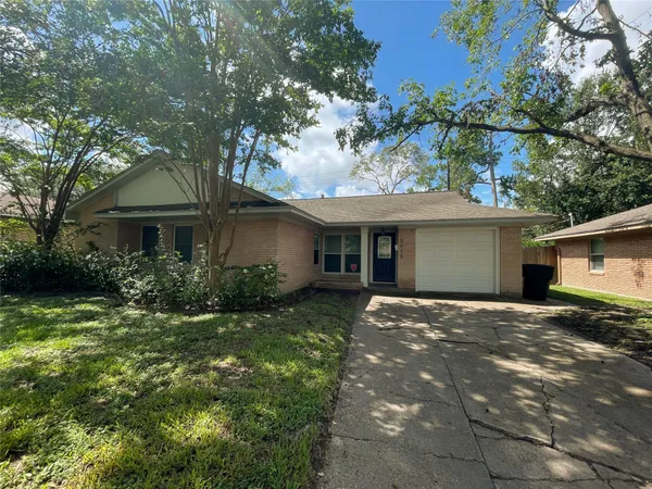$2,450 | 2015 Ansbury Drive, Houston, TX 77018