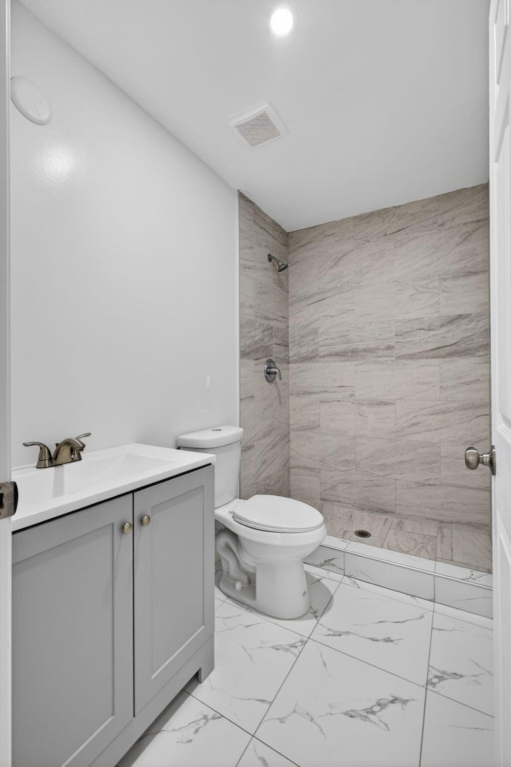 3255 Avenue J Riviera Beach, FL 33404 - Photo 20 of 37 21-web-or-mls-5D1A8560