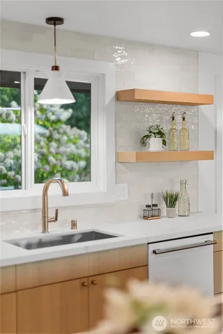 $1,049,500 | 16433 9th Avenue Southwest, Burien, WA 98166