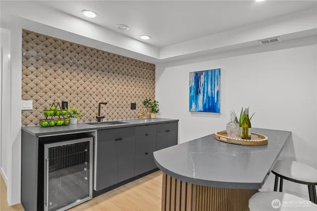 $1,049,500 | 16433 9th Avenue Southwest, Burien, WA 98166