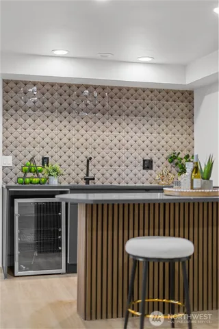 $1,049,500 | 16433 9th Avenue Southwest, Burien, WA 98166