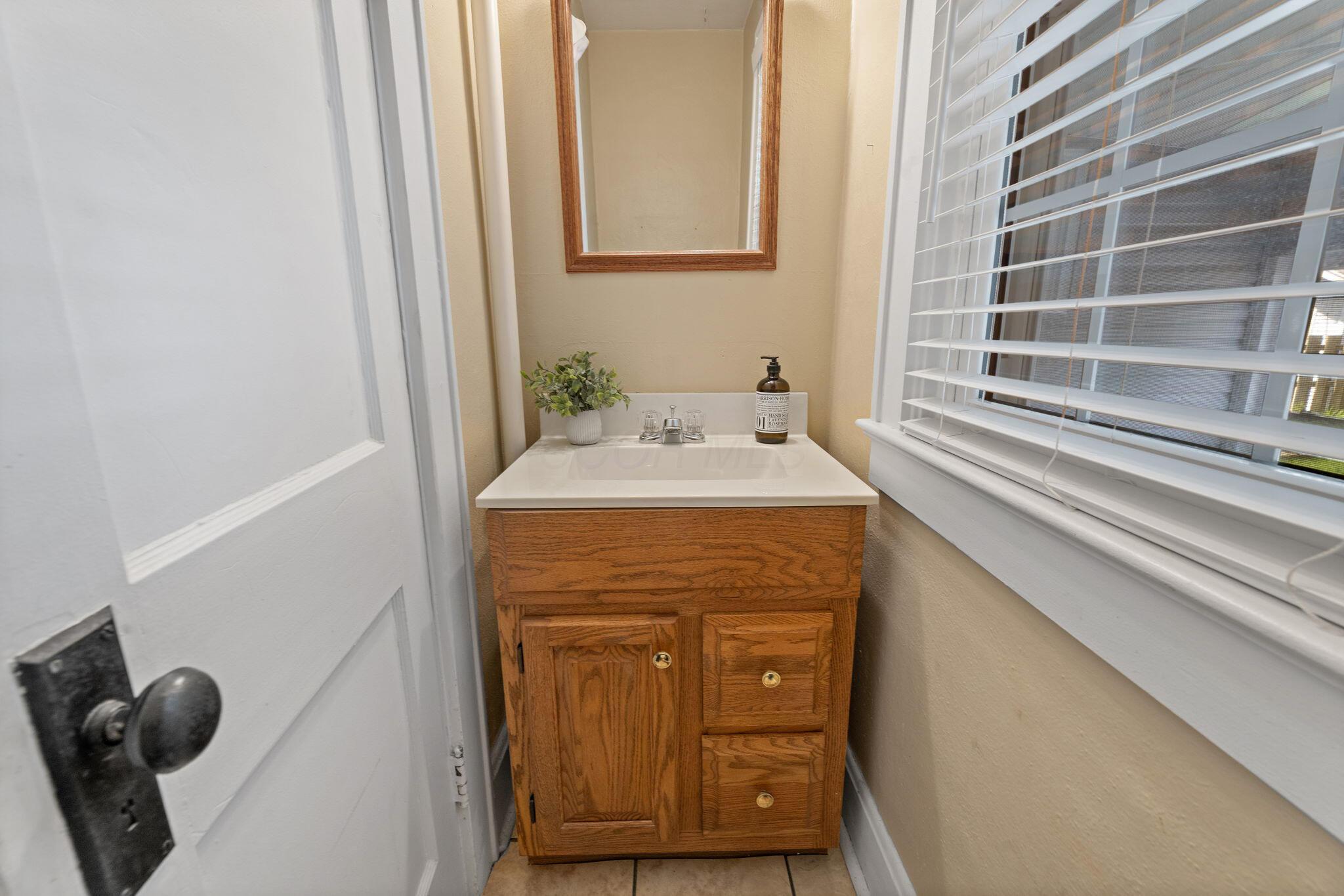 206 Jefferson Road Newark, OH 43055 - Photo 13 of 39 Half Bath
