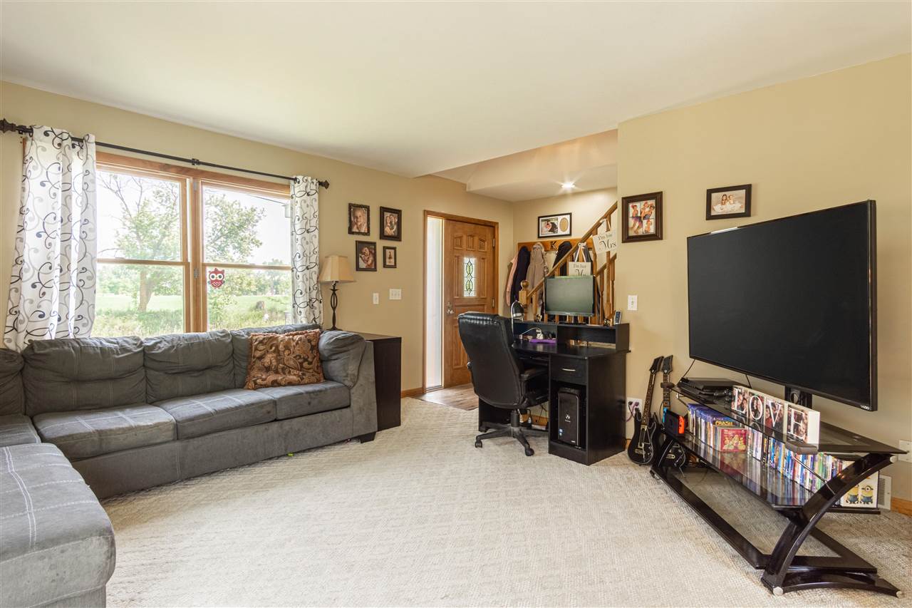 8053 Reid Road Swartz Creek, MI 48473 - Photo 10 of 26 50047526-9.JPG
