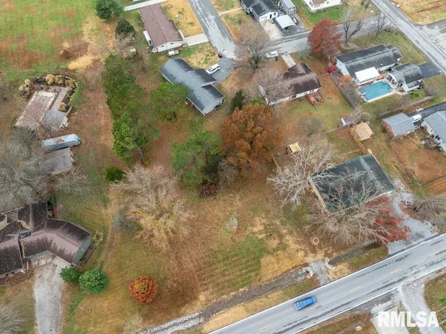 $199,999 | 910 Fairlane Drive, Marion, IL 62959