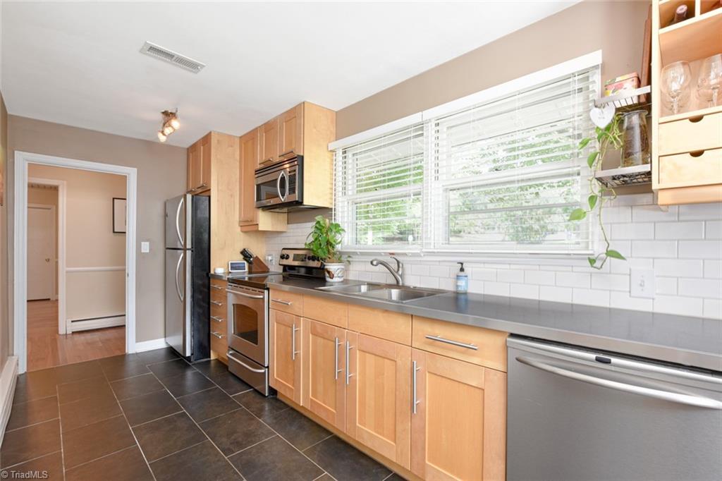 3070 Kinnamon Road Winston-Salem, NC 27104 - Photo 4 of 35 Gallery Image 4