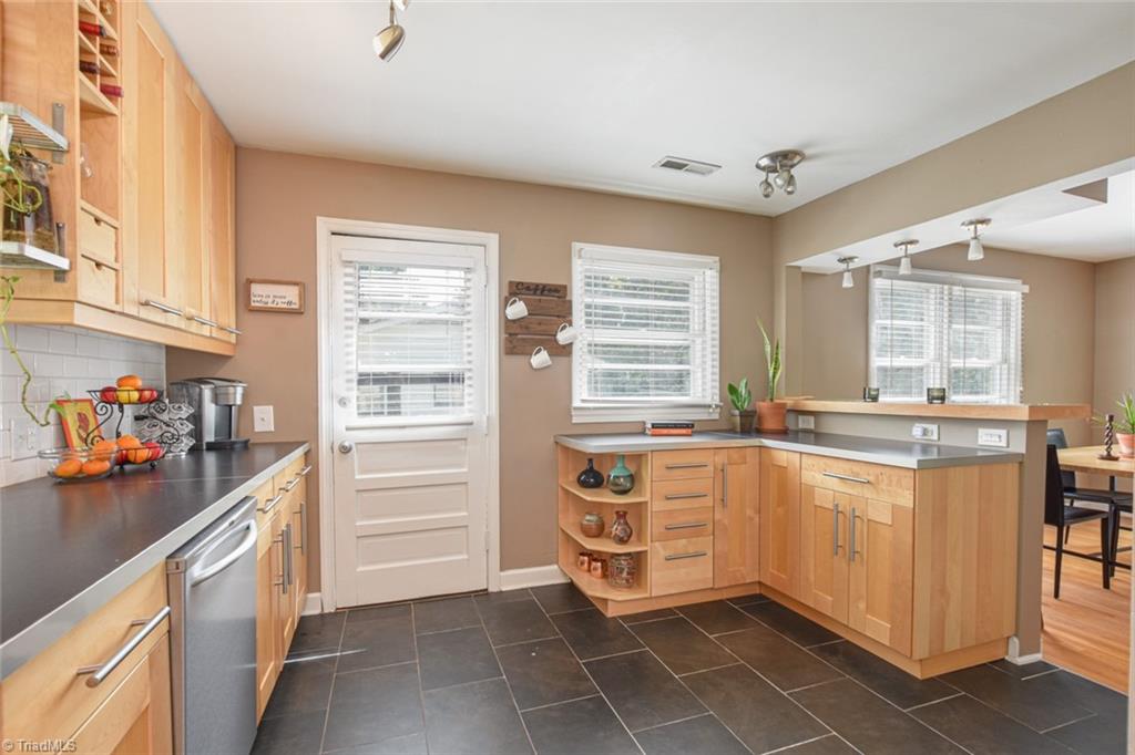 3070 Kinnamon Road Winston-Salem, NC 27104 - Photo 5 of 35 Gallery Image 5