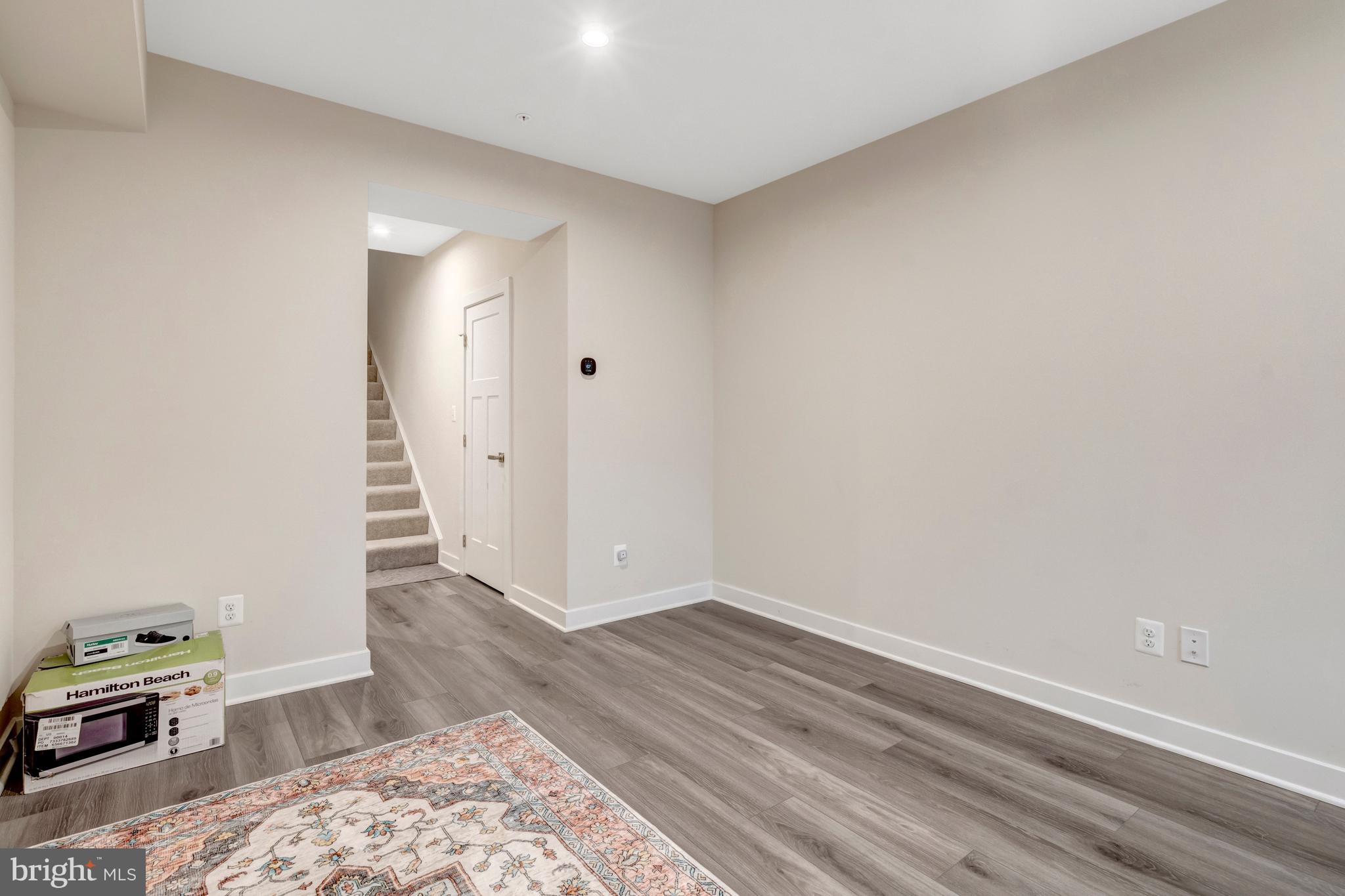 42558 Invergordon Terrace Sterling, VA 20166 - Photo 5 of 38