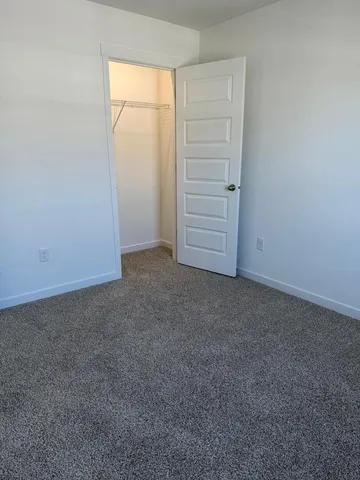 $3,000 | 2167 Yellowstone Boulevard, Mundelein, IL 60060