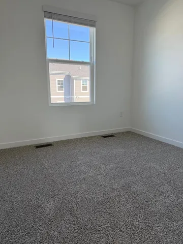 $3,000 | 2167 Yellowstone Boulevard, Mundelein, IL 60060