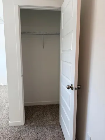 $3,000 | 2167 Yellowstone Boulevard, Mundelein, IL 60060