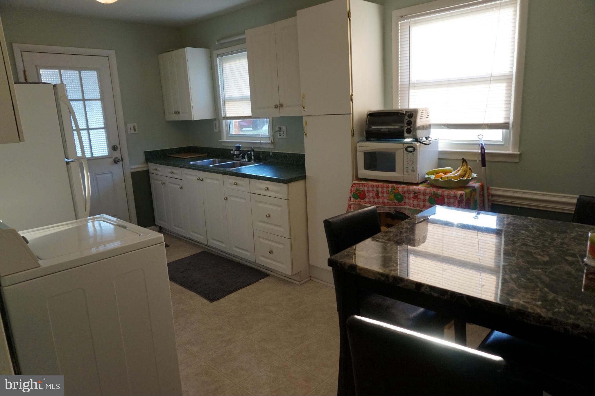 15307 Michigan Rd. Woodbridge, VA 22191 - Photo 9 of 12 Kitchen