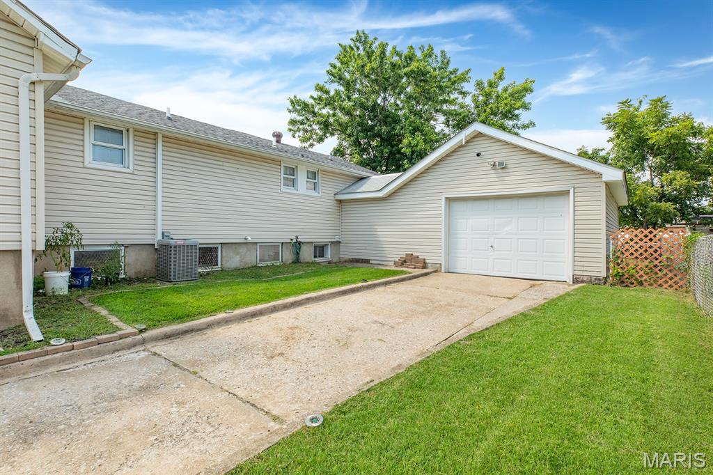 324 Rohm Place Roxana, IL 62084 - Photo 6 of 48 Gallery Image 6