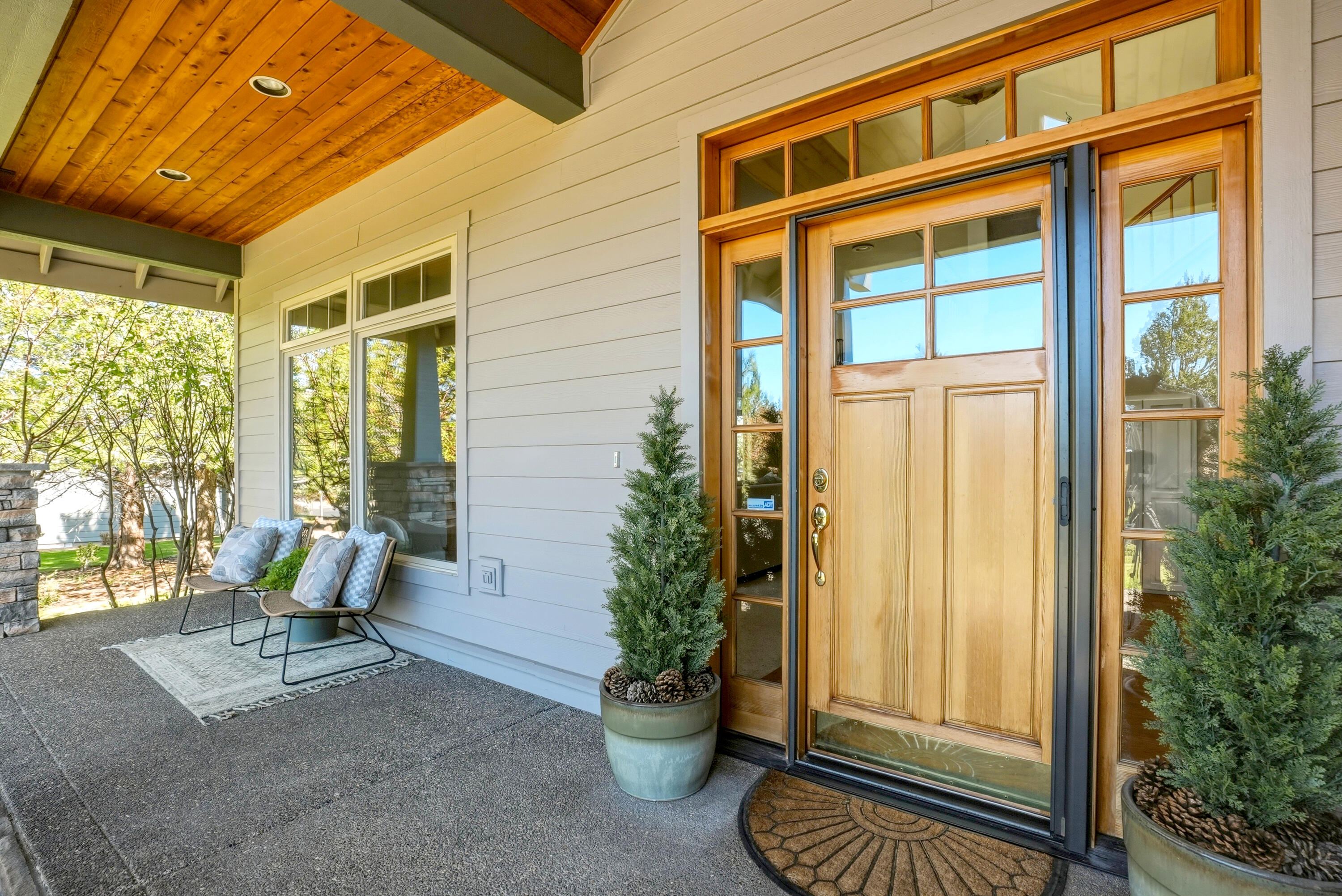 588 Widgeon Road Redmond, OR 97756 - Photo 2 of 52 Front Door_R