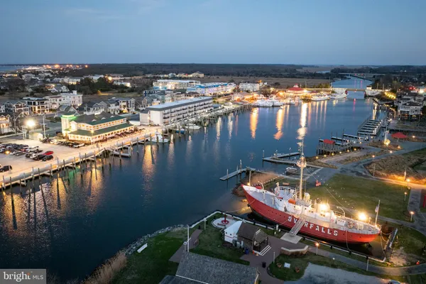 $2,750,000 | 222 Grey Plover Court, Lewes, DE 19958