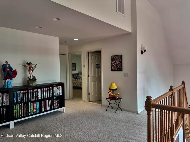 a view of an entryway with a livingroom