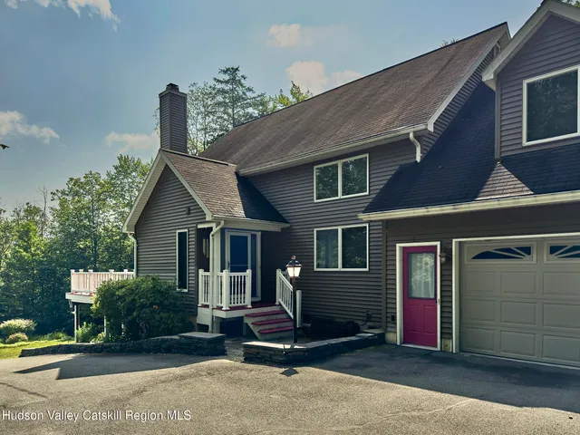 a view of house with a outdoor space