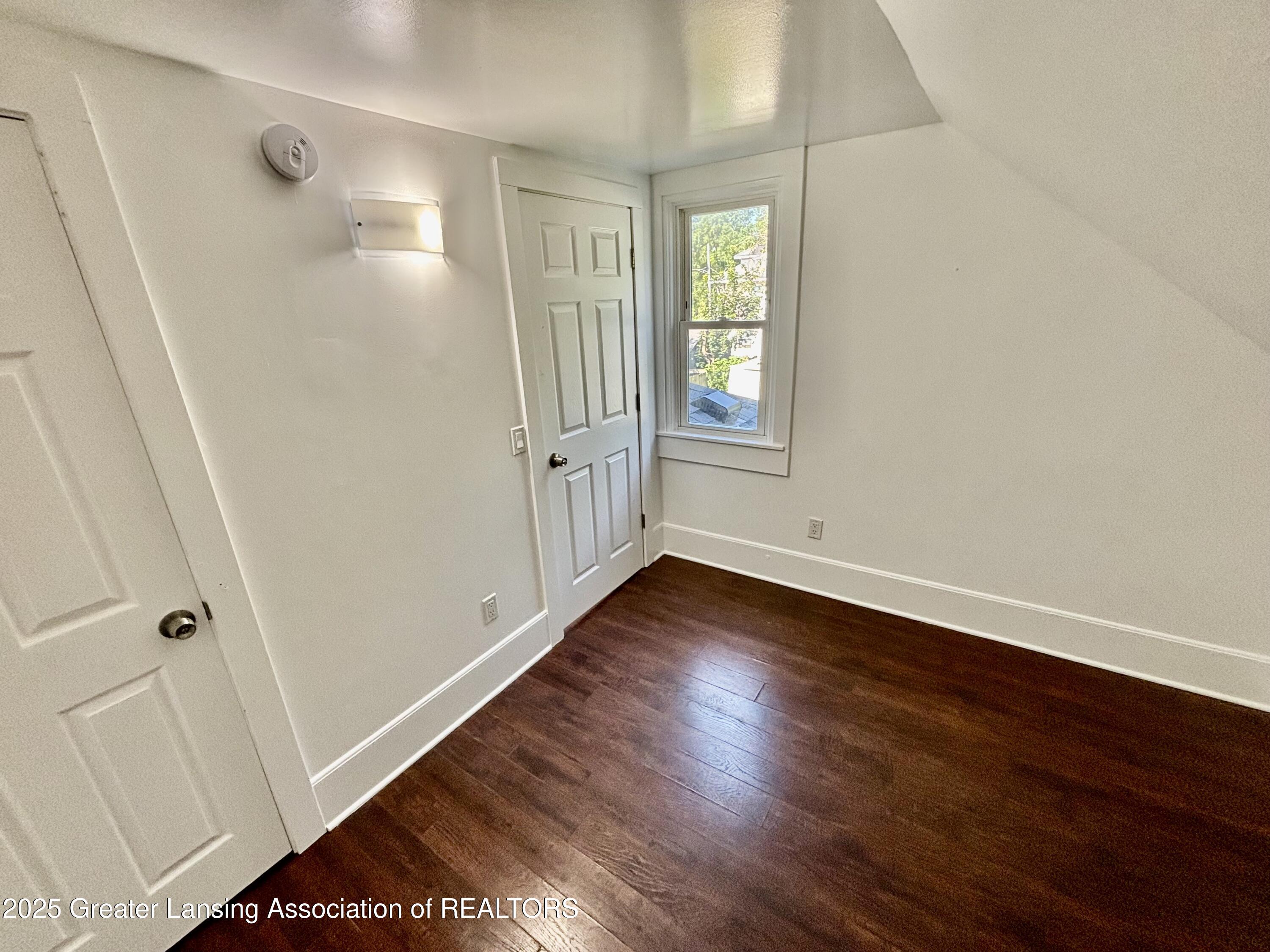 1620 Linval Street Lansing, MI 48910 - Photo 23 of 35 IMG_7104