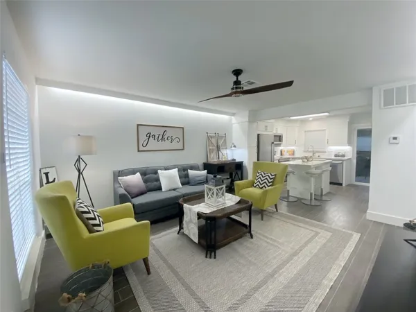 $2,250 | 1801 Huldy Street, Unit H7, Houston, TX 77019