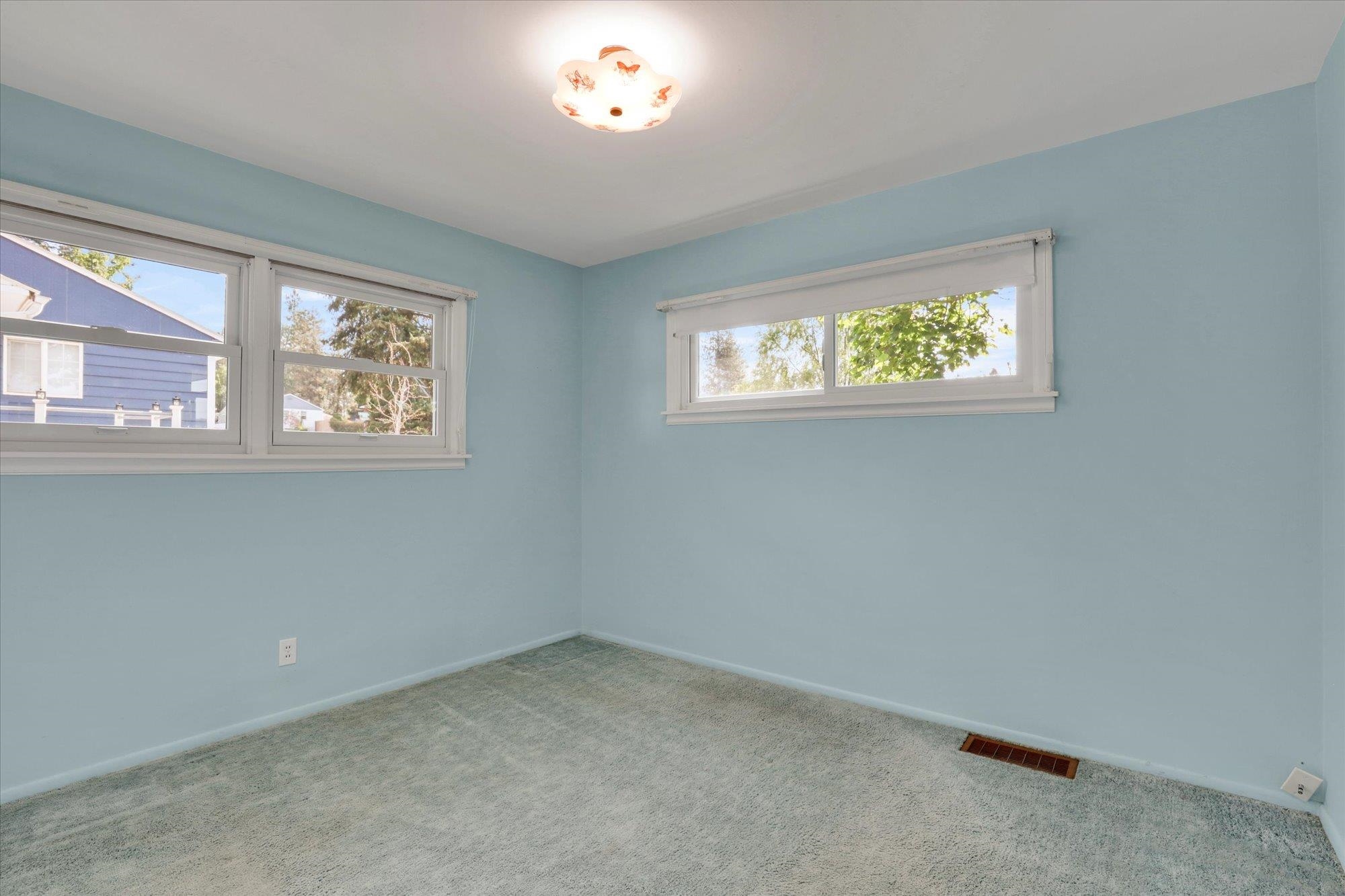 3308 West Queen Place Spokane, WA 99205 - Photo 12 of 39