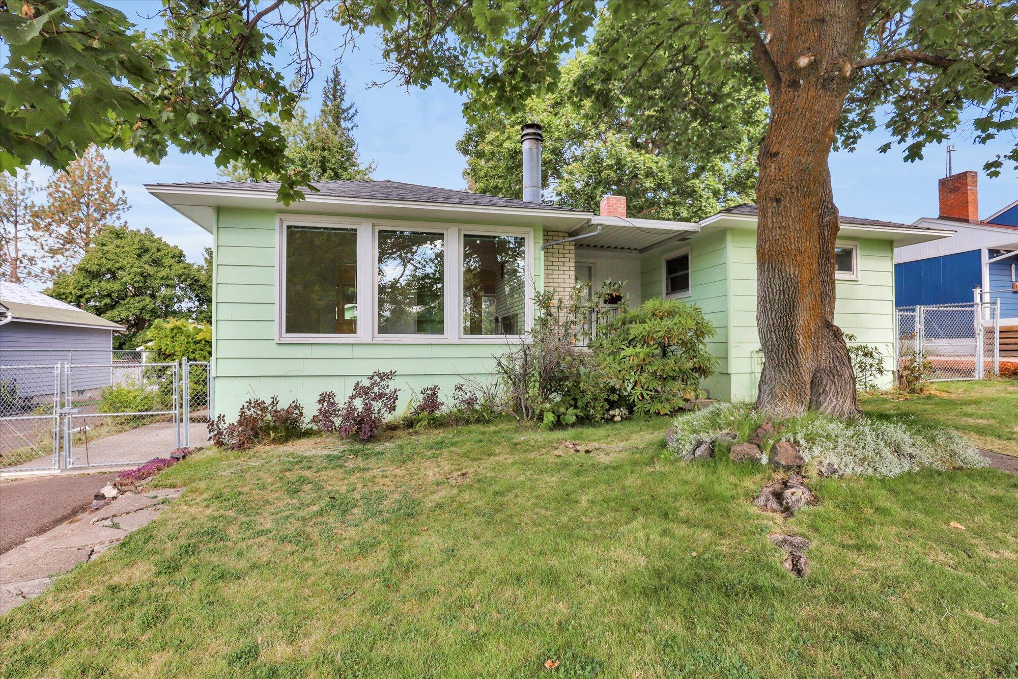 3308 West Queen Place Spokane, WA 99205 - Photo 5 of 39