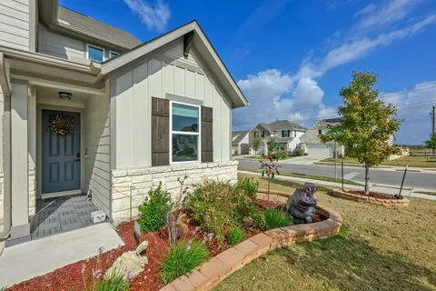 a view of a house with entertaining space