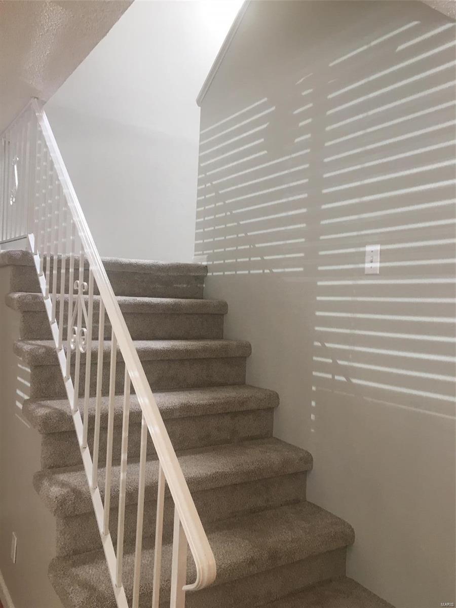 845 Portsdown Road Ballwin, MO 63011 - Photo 14 of 19 Gallery Image 14