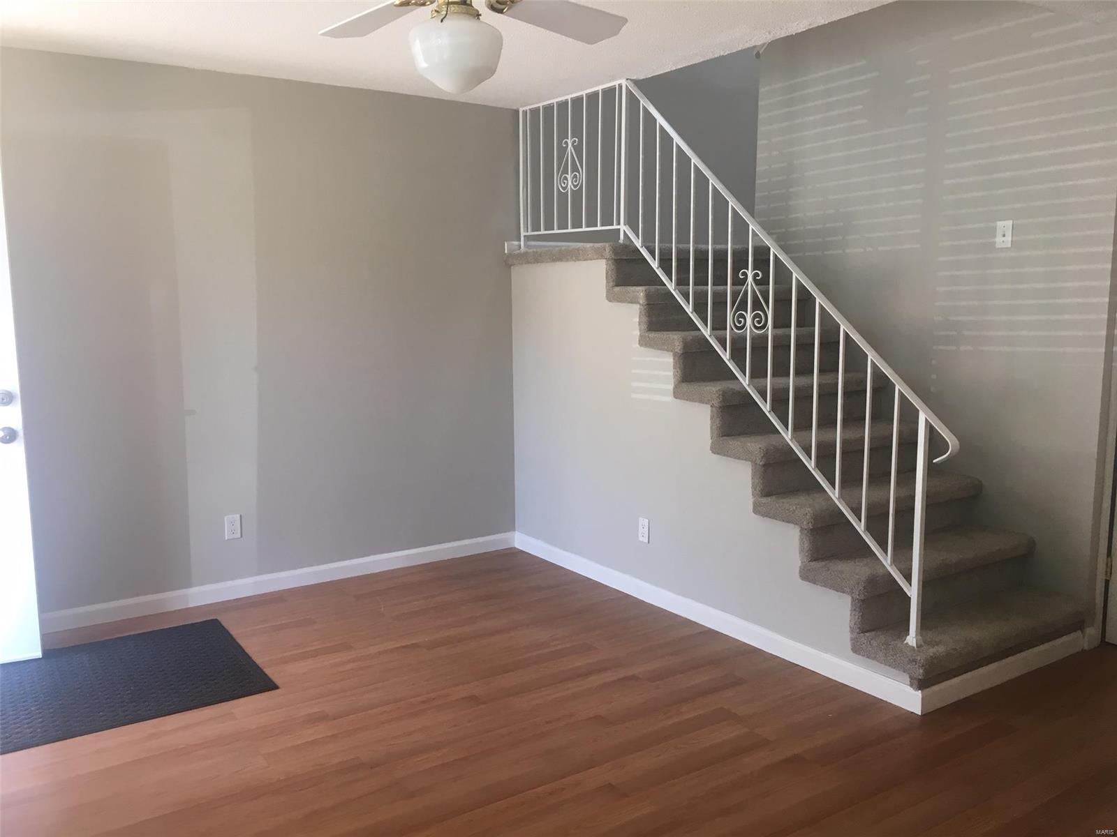 845 Portsdown Road Ballwin, MO 63011 - Photo 3 of 19 Gallery Image 3