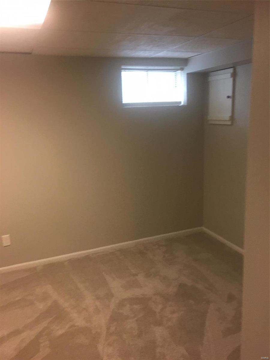 845 Portsdown Road Ballwin, MO 63011 - Photo 10 of 19 Gallery Image 10