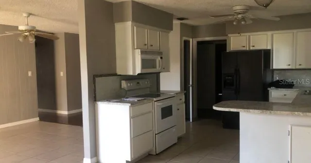 $2,100 | 2326 York Place, Lakeland, FL 33810