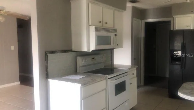 $2,100 | 2326 York Place, Lakeland, FL 33810