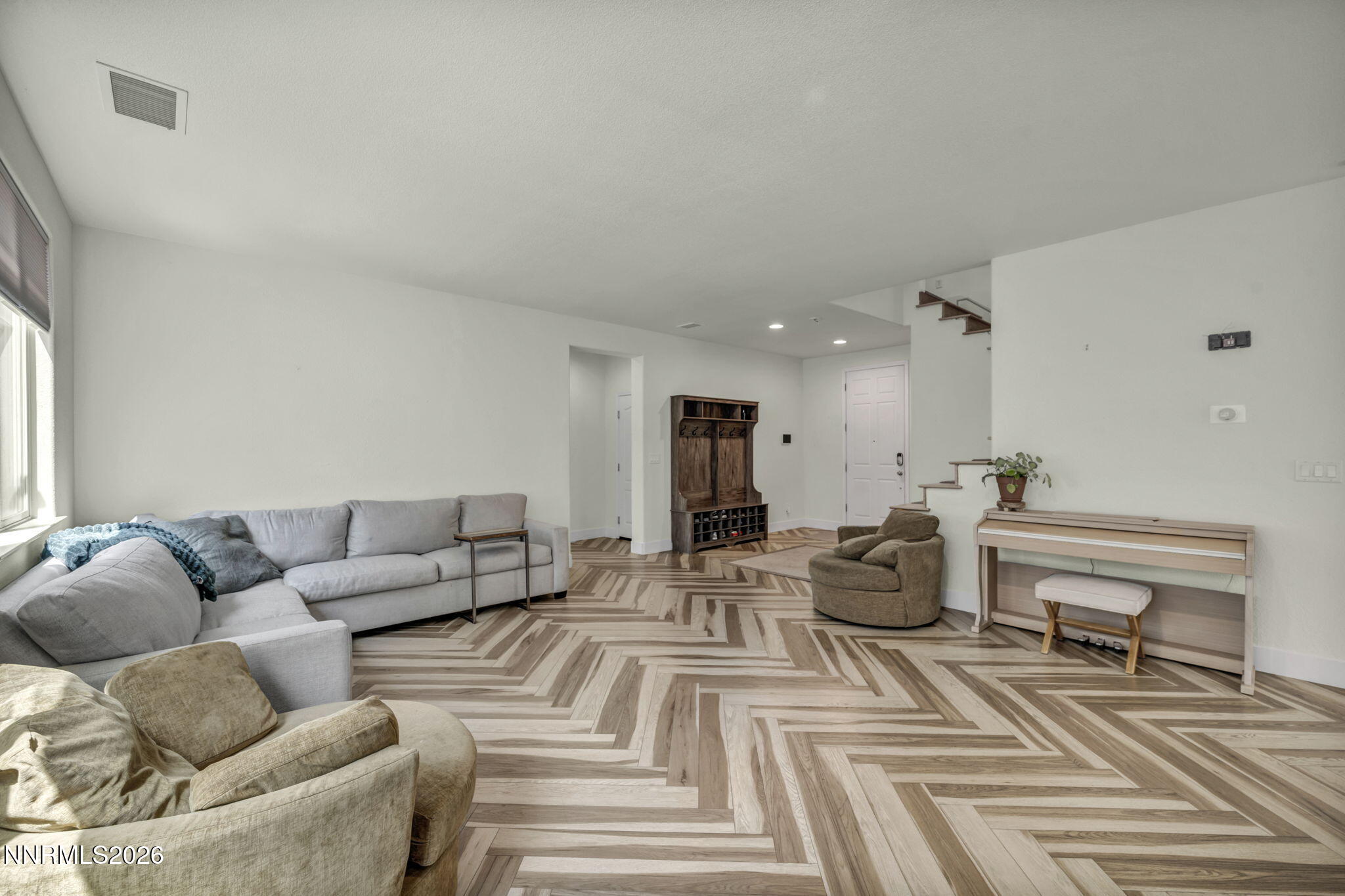 480 Luciana Drive Reno, NV 89521 - Photo 13 of 81 39-web-or-mls-480-luciana-dr