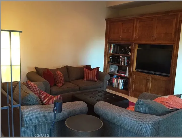 $6,000 | 436 Redwood Drive, Pasadena, CA 91105