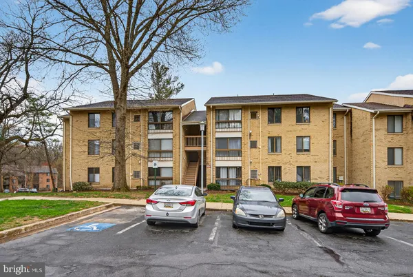$215,000 | 8865 Roll Right Court, Unit J, Columbia, MD 21045
