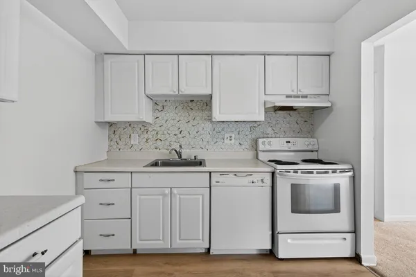 $215,000 | 8865 Roll Right Court, Unit J, Columbia, MD 21045