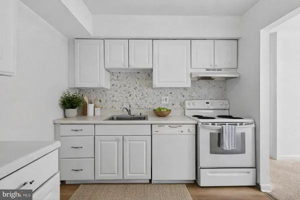 $215,000 | 8865 Roll Right Court, Unit J, Columbia, MD 21045