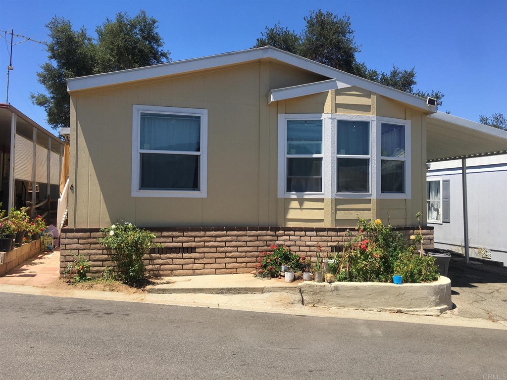 1638 Calavo Road, Unit 6 Fallbrook, CA 92028 - Photo 1 of 9 Gallery Image 1
