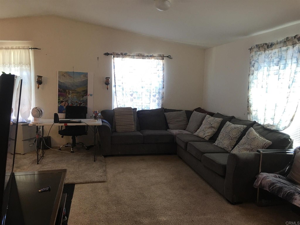 1638 Calavo Road, Unit 6 Fallbrook, CA 92028 - Photo 3 of 9 Gallery Image 3
